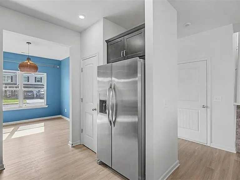 514 Denton Dr — Photo 25