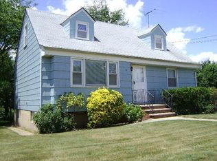 776 N Corona Ave, Valley Stream, NY 11580