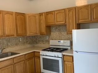 25-62 41st St #B5, Astoria, NY 11103