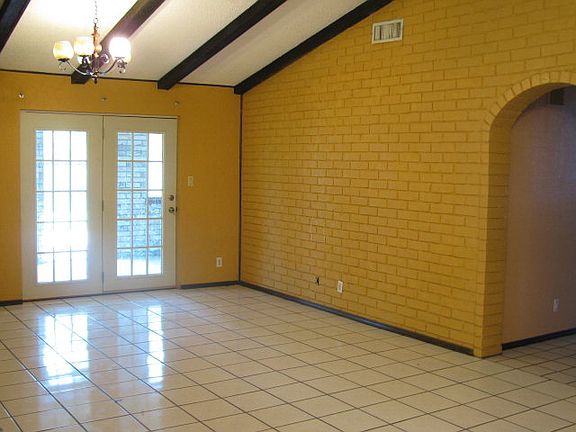 2nd image of 23 N Tupelo Cir