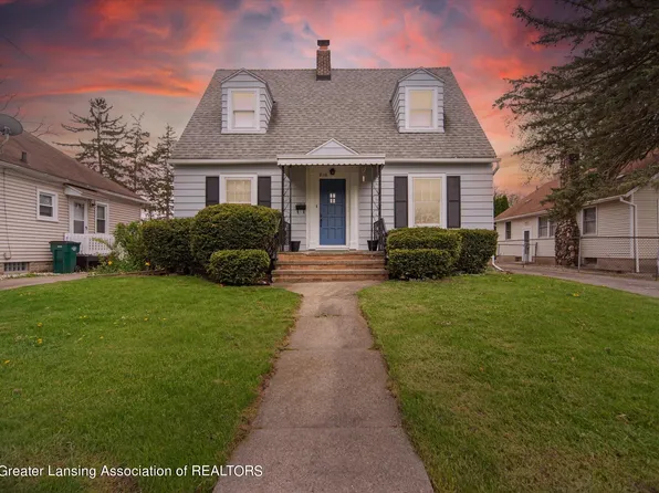 2110 Roberts Ln, Lansing, MI 48910