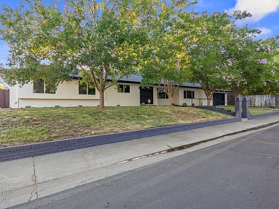 4th image of 4921 Bowman Oaks Way