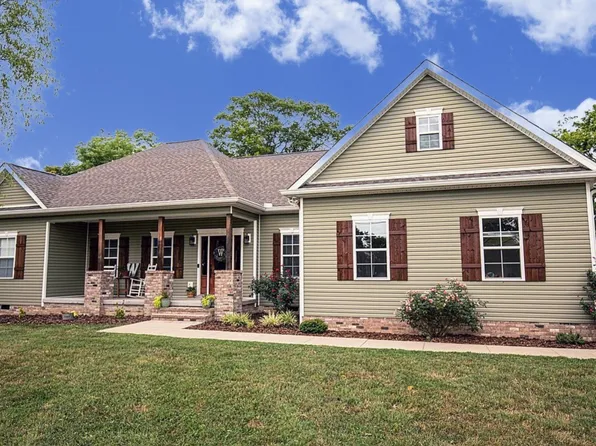 3215 Church St, Burns, TN 37029