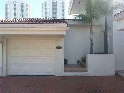 222 Poinciana Island Dr ##302, Sunny Isles Beach, FL, 33160