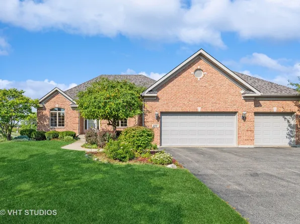 856 Red Hawk Dr, Antioch, IL 60002