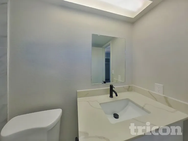 8806 W Pinchot Ave — Photo 10