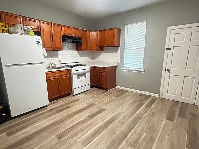 1345 S Corlies St — Photo 2