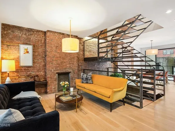 104 Pioneer St, Brooklyn, NY 11231