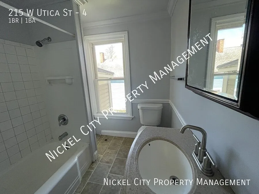 215 W Utica Street - Apt. 4 — Photo 4