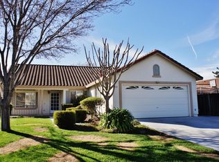 810 Summer Dr, Hollister, CA 95023