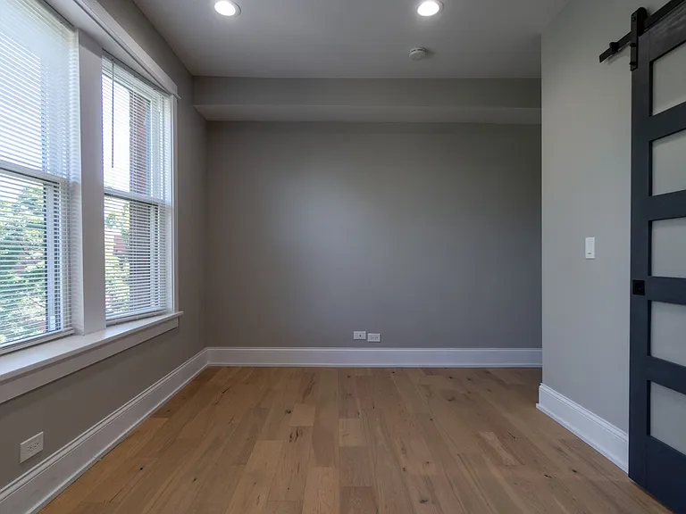 Pf Arg 5400 N. Paulina — Photo 18