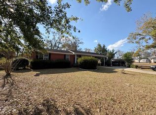 165 N Hamilton St, Lyons, GA 30436