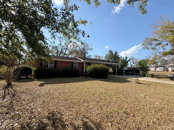 165 N Hamilton St, Lyons, GA 30436