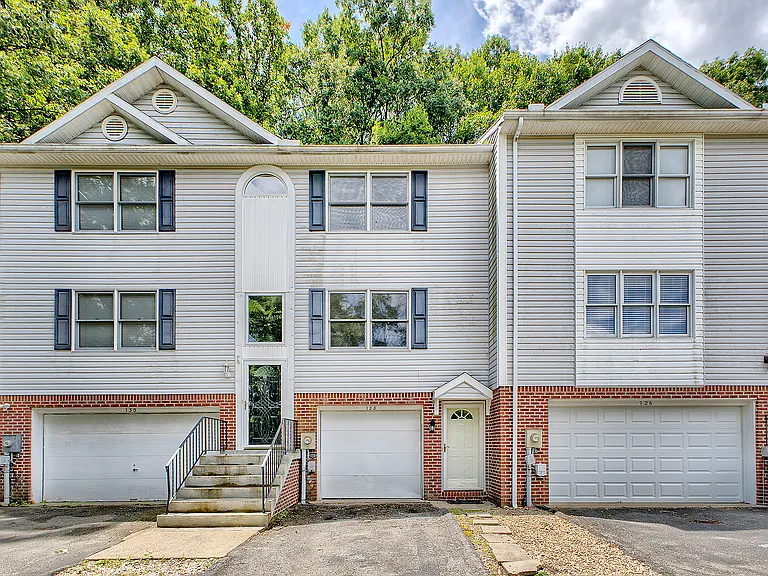 128 Winston Way — Photo 2
