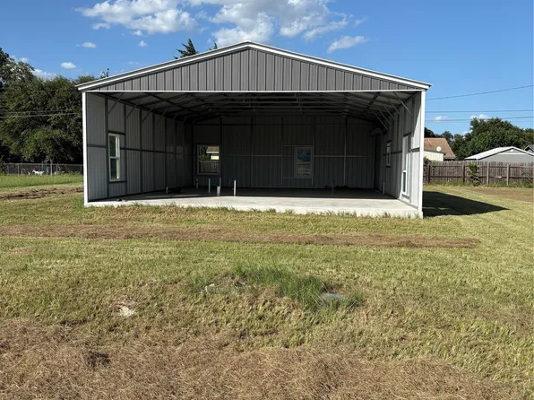 107 Cedar Crk, Groesbeck, TX 76642