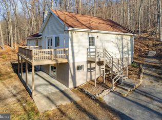 842 Valley View Rd, Harpers Ferry, WV 25425