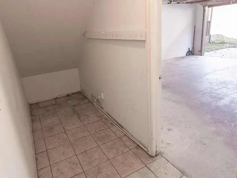 1206 Marigold Ln — Photo 43