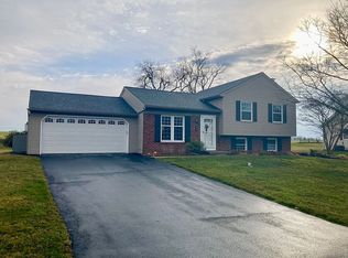 34 Countryside Ln, Marietta, PA 17547
