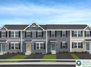 55 Dayspring Dr #J2, Orwigsburg, PA 17961