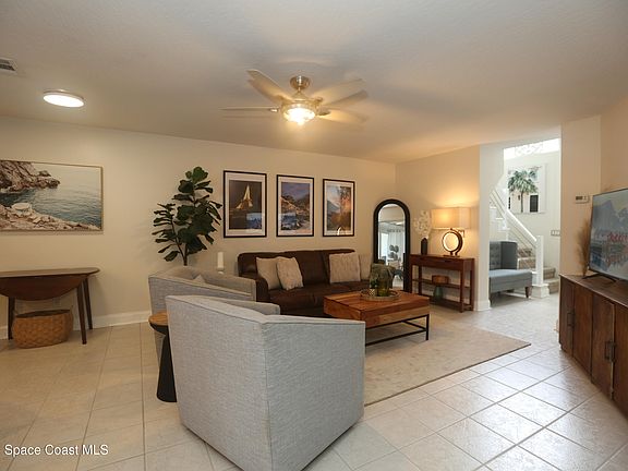3rd image of 1016 Villa Dr