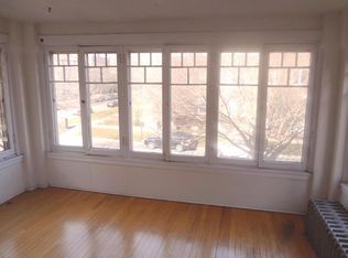 426 Keeney St #2, Evanston, IL 60202