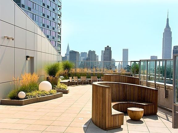 4th image of 505 W 37th St APT 14F