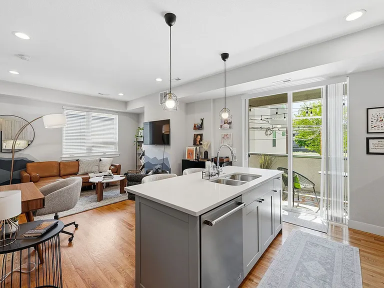 1731 Irving St #105 — Photo 25