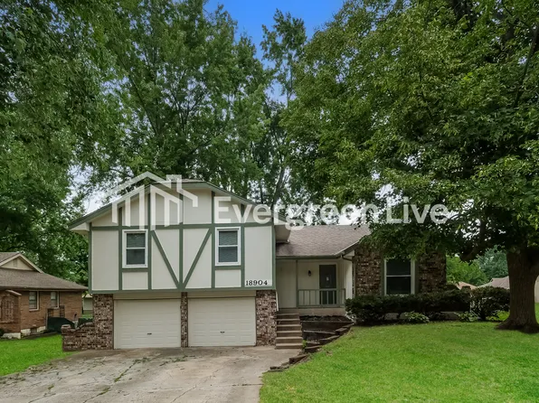 18904 E Hanthorn Dr, Independence, MO 64057