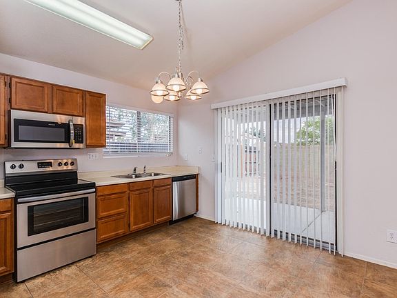 5th image of 7425 W Paradise Dr