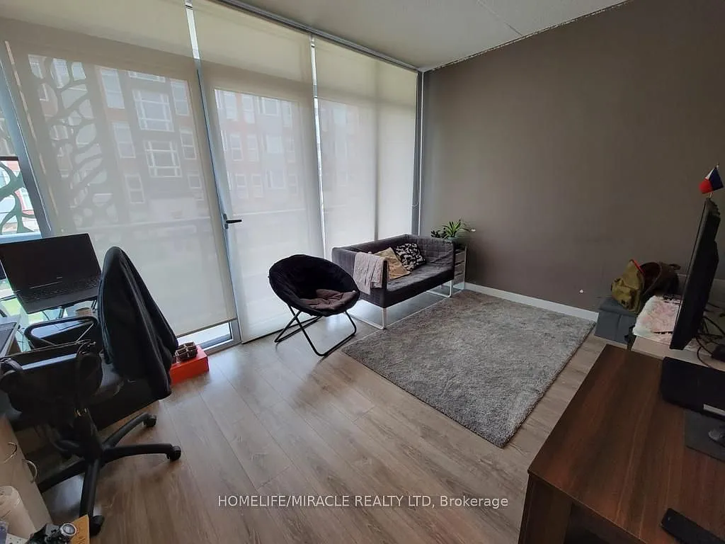 250 Albert St — Photo 4