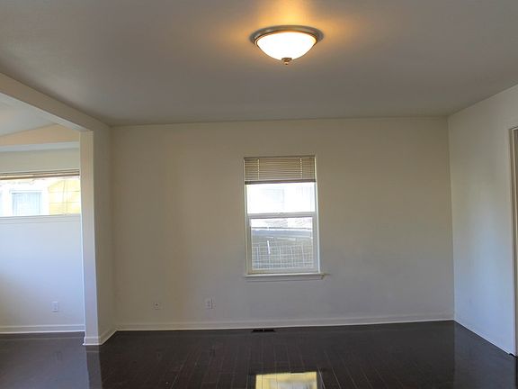 5th image of 429 S 2nd Ave