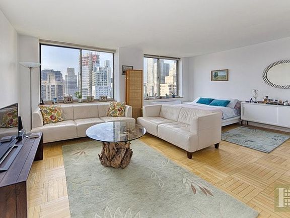 3rd image of 232-236 E 47th St #32A
