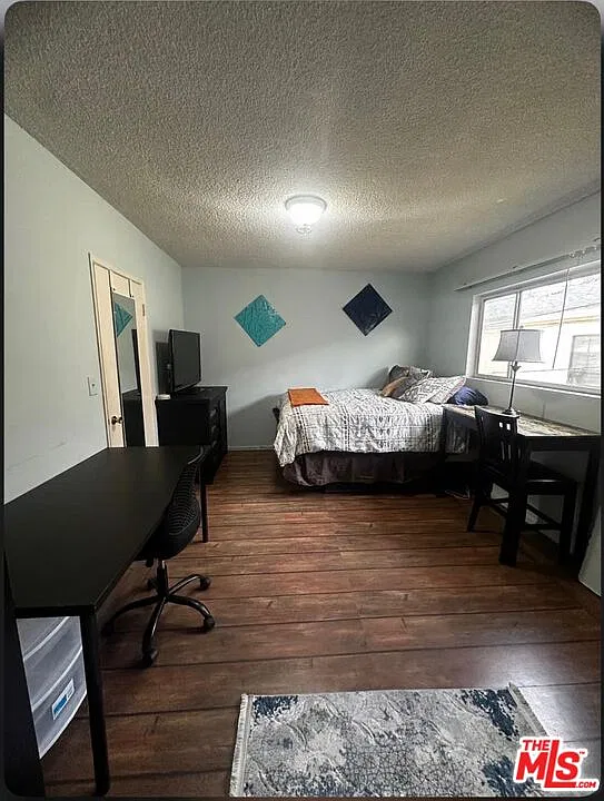 2 bed, 2.0 bath, 950 sqft, $2,800 — Photo 3