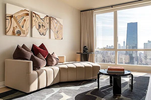 1st image of 460 W 42nd St Penthouse 3G