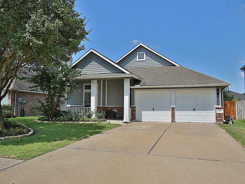 2nd image of 19815 Sternwood Manor Dr