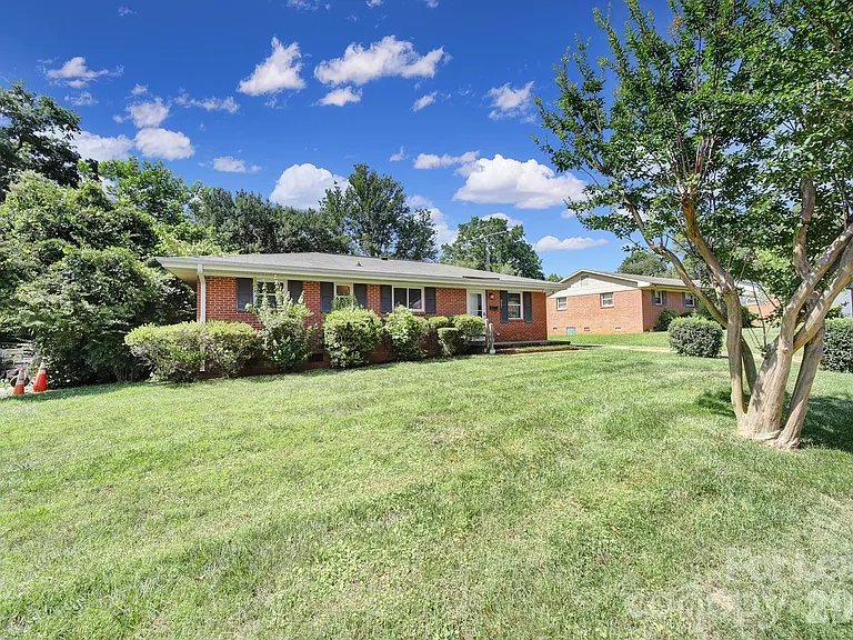 4301 Briarhill Dr — Photo 6