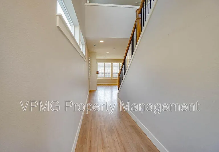 12501 NE 102nd Way — Photo 6