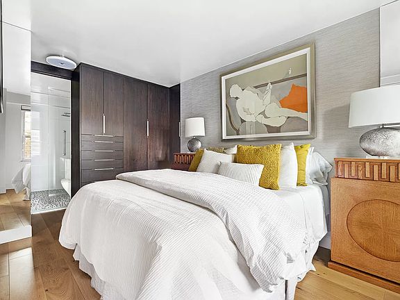 5th image of 420 E 72nd St APT 14E