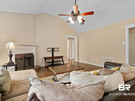 5th image of 8222 Woodland Way