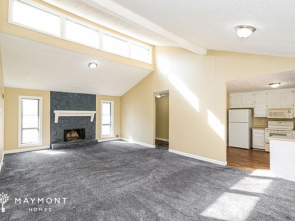 3rd image of 9440 Hidden Branch Dr