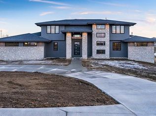 10220 N 180th St, Bennington, NE 68007