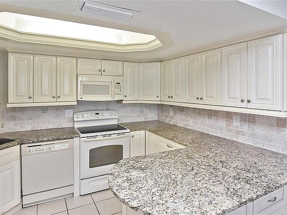 3rd image of 18120 San Carlos Blvd APT 904
