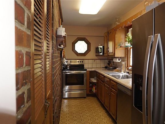 2nd image of 386 Starin Ave