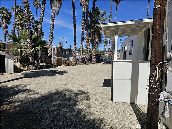 5th image of 22775 Raymond Rd