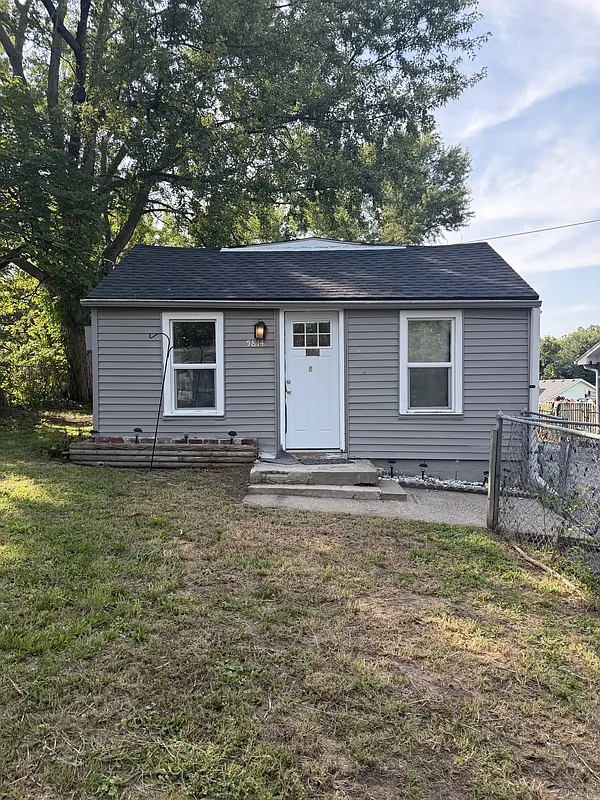 2 bed, 1.5 bath, 740 sqft, $1,400 — Photo 1