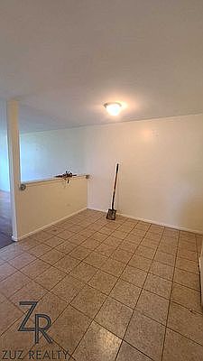 4th image of 716 E 32nd St #4C
