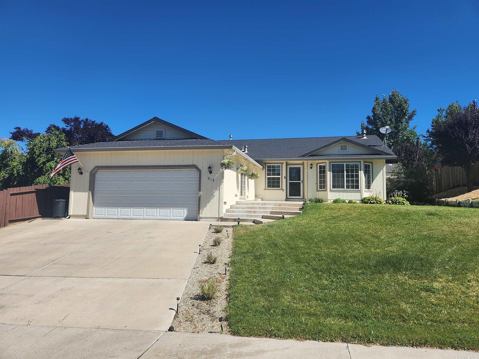 915 Cameron Way, Susanville, CA 96130 Zillow