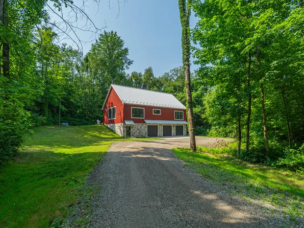 2816 Niles Buchanan Rd, Buchanan, MI 49107