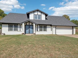 3006 E Jackson St, Broken Arrow, OK 74014