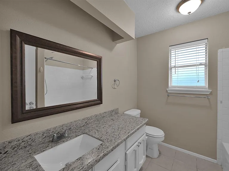 16858 Gleneagle Dr N — Photo 20